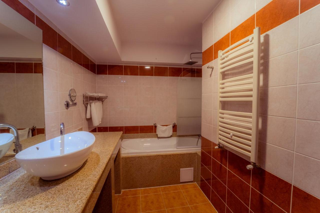 Hotel Perla Слэник-Молдова Экстерьер фото
